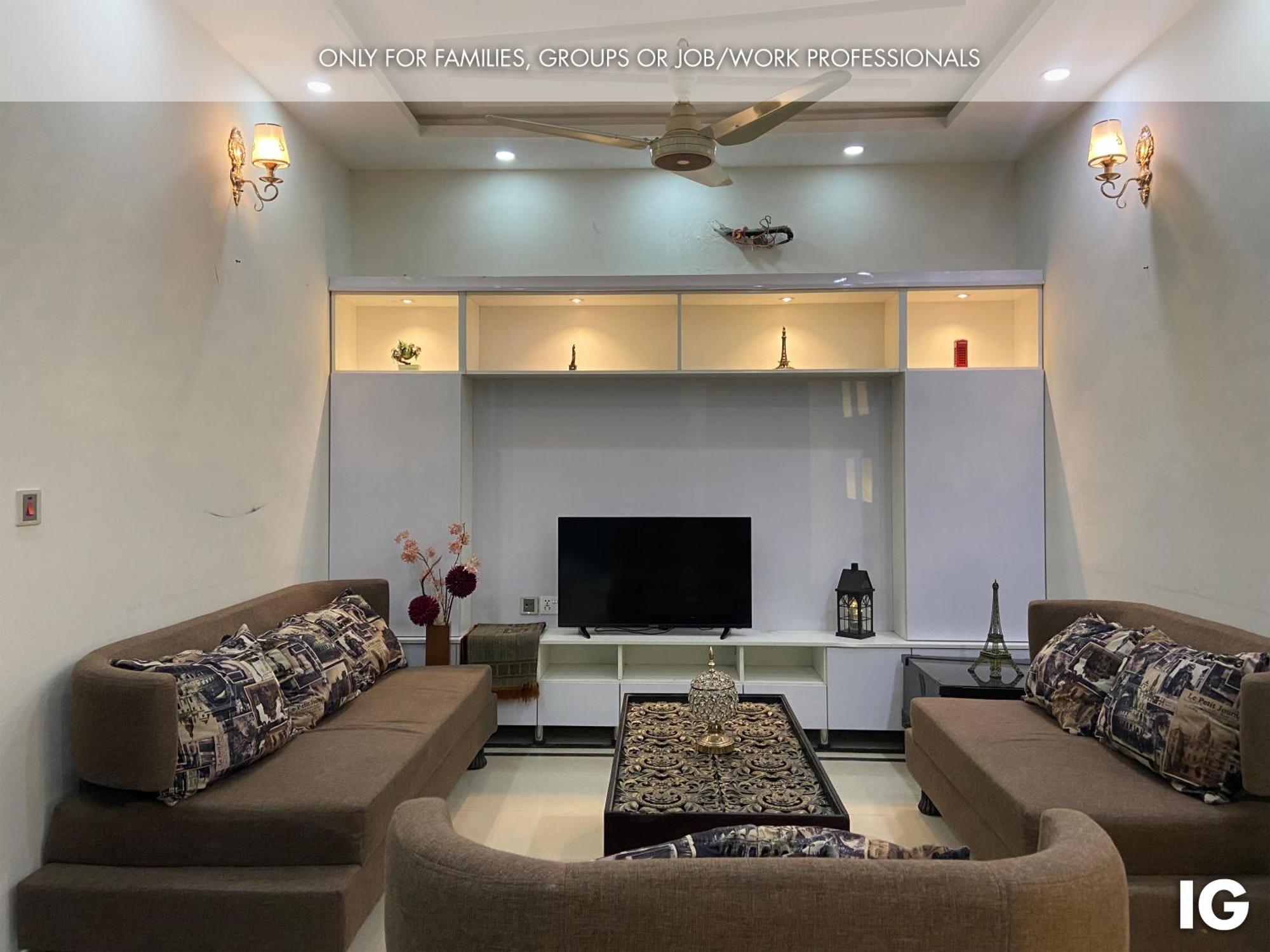 3 Bedroom Furnished Holiday Home Near Valencia Town, Lake City & Ring Road Lahore Exteriér fotografie