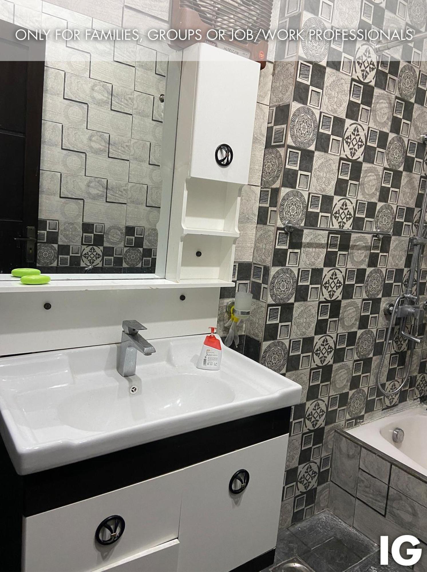 3 Bedroom Furnished Holiday Home Near Valencia Town, Lake City & Ring Road Lahore Exteriér fotografie